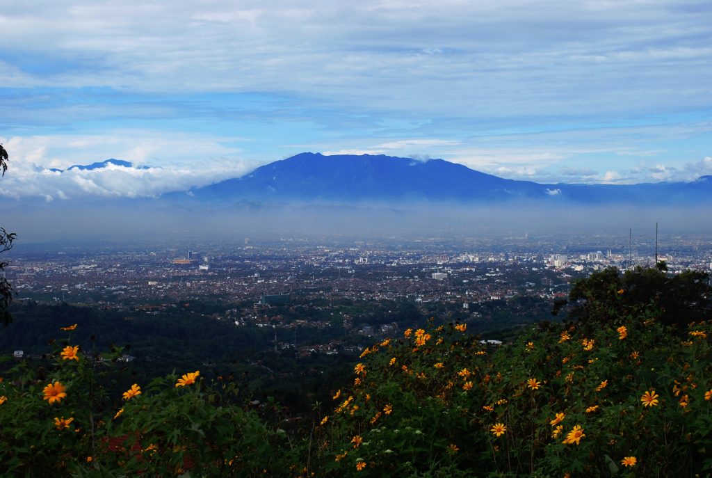 Sangkuriang dan Asal-Usul Gunung Tangkuban Perahu  Rumah 