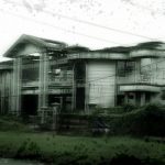 Angkernya Rumah Hantu Darmo di Surabaya